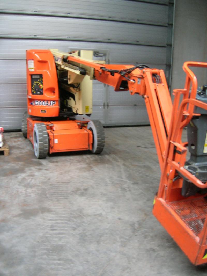 JLG 300 AJP