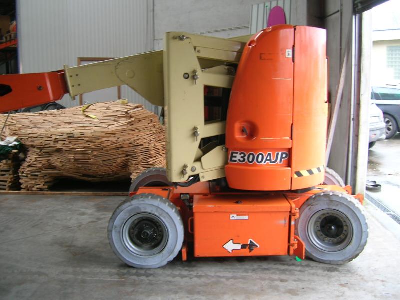 JLG 300 AJP